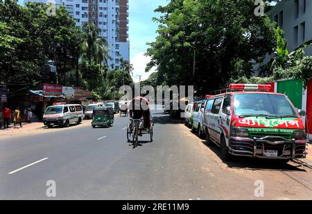 July 24, 2023, Chittagong, Chittagong Medical College Hospi, Bangladesh: July 24, 2023. Chittagong, Bangladesh : A line of private ambulances parked in front of the Chittagong Medical College Hospital in Bangladesh.Bangladesh Ambulance Malik Kalyan Samiti has announced the suspension of ambulance movement across the country for an indefinite period to realize 6-point demands including making toll free and formulating policies for ambulance movement on all roads and bridges of the country.The organization said that the movement of ambulances will be stopped across the coun Stock Photo