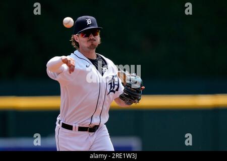 DETROIT, MI - APRIL 14: San Francisco Giants first baseman Wilmer Flores  (41) bats in the first inning during the Detroit Tigers versus the San  Francisco Giants on Friday April 14, 2023