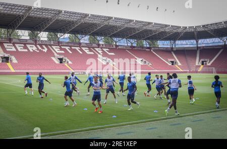 Geneva, Switzerland. 24th July, 2023. Illustration picture shows the start of a training session of Belgian soccer team KRC Genk, Monday 24 July 2023 in Geneva, Switzerland, in preparation of tomorrow's match against Servette FC in the second qualifying round for the UEFA Champions League competition. BELGA PHOTO VIRGINIE LEFOUR Credit: Belga News Agency/Alamy Live News Stock Photo