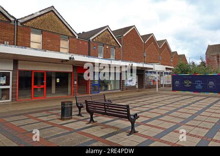 Shuttered, closed and boarded up shops & bench at Weaver Square shopping centre, 35-37, Market St, Northwich, Cheshire, England, UK, CW9 5AY Stock Photo