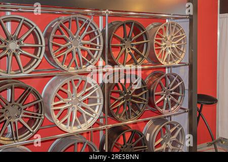 Car Rims Rack New Aluminium Alloy Wheels Rims for Modern Cars in Rack Stock Photo - Alamy