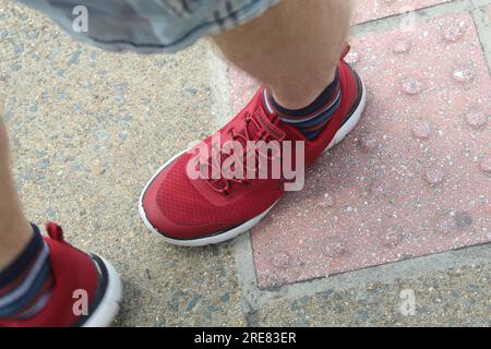 Pavers red online shoes