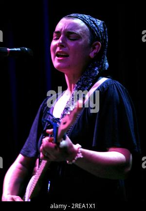 File photo dated 30/3/2009 of Sinead O'Connor performs in concert at The Pigalle Club in central London. Taoiseach Leo Varadkar has paid tribute to O'Connor after her death at the age of 56, saying: 'Her music was loved around the world and her talent was unmatched and beyond compare.' Issue date: Wednesday July 26, 2023. Stock Photo