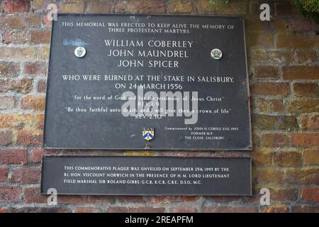 Plaque to three Salisbury protestant martyrs - William Coberley John Maundrel John Spicer - burned at the stake in Salisbury 24 March 1556 Salisbury Stock Photo