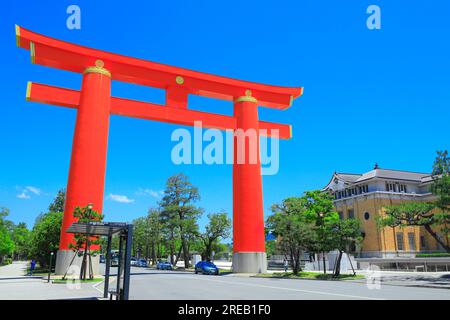 Otorii (Grand Gate) of Heian Jingu Shrine and Kyoto Municipal Museum of Art Stock Photo