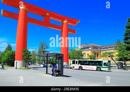 Otorii (Grand Gate) of Heian Jingu Shrine and Kyoto Municipal Museum of Art Stock Photo