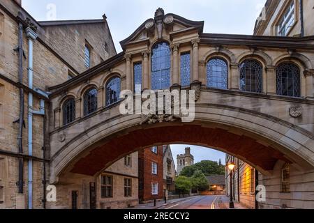 Hertford Bridge, popularly known as the Bridge of Sighs, is a skyway joining two parts of Hertford College over New College Lane in Oxford, England, U Stock Photo