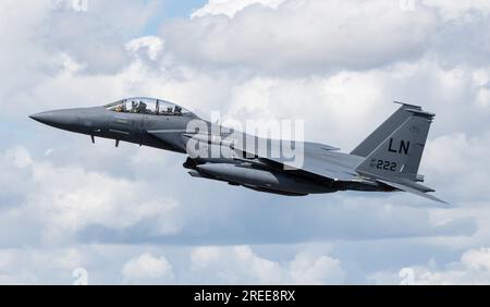 Royal Air Force Fairford, Fairford, Gloucestershire, England, 17th July 2023.  United States Air Forces McDonnell Douglas F-15 Eagle takes to the off during, the Royal International Air Tattoo 2023, Royal Air Force Fairford. (Credit Image: ©Cody Froggatt/Alamy Live News) Stock Photo