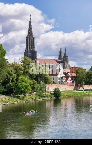 City view, Danube bank with historic old town, fishermen's quarter, cathedral, rowing boat, sports boat, Ulm, Baden-Wuerttemberg, Germany Stock Photo