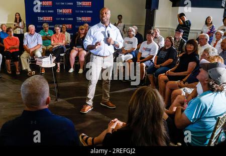 Des Moines, United States. 27th July, 2023. US Senator from South Carolina and Republican presidential candidate Tim Scott speaks to residents during a town hall meet and greet at the District Venue in Des Moines, Iowa on Thursday, July 27, 2023. Republican candidates for US President are making pitches for their respective candidacies at gatherings with voters in Iowa, which will hold the First-in-the-Nation Caucus. Photo by Tannen Maury/UPI Credit: UPI/Alamy Live News Stock Photo