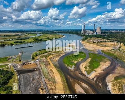 Dinslaken, Voerde, North Rhine-Westphalia, Germany - Renaturation of the Emscher. On the right, new Emscher estuary into the Rhine. On the left, old f Stock Photo