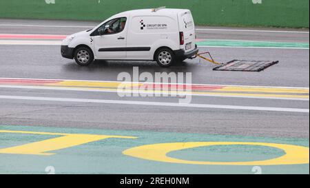 Stavelot, Belgium. 28th July, 2023. Illustration picture shows a car cleaning the track during preparations ahead of the Grand Prix F1 of Belgium race, in Spa-Francorchamps, . The Spa-Francorchamps Formula One Grand Prix takes place this weekend, from July 28th to July 30th. BELGA PHOTO BENOIT DOPPAGNE Credit: Belga News Agency/Alamy Live News Stock Photo