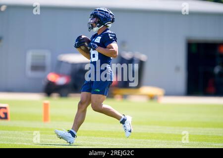 Seahawks: Zach Charbonnet participates in training camp drills