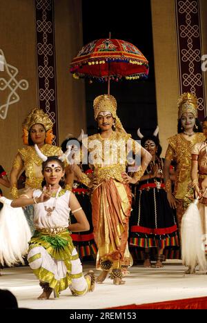 Bharatanatyam, dance drama, in Natiyanjali at Perur temple, Coimbatore, Tamil Nadu. Bharatanatyam originated in southern India in the state of Stock Photo