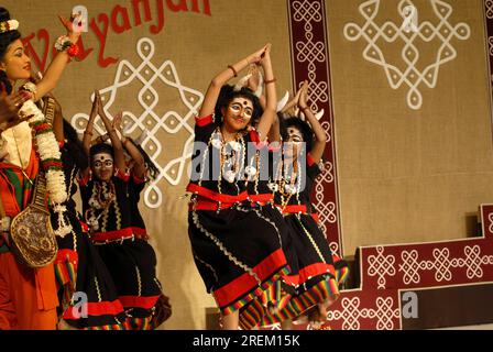 Bharatanatyam, dance drama, in Natiyanjali at Perur temple, Coimbatore, Tamil Nadu. Bharatanatyam originated in southern India in the state of Stock Photo