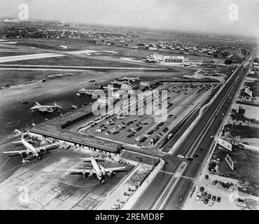Chicago, Illinois:  c. 1947 Chicago Municipal Airport, renamed Midway Airport in 1949 after the WWII Battle of Midway. Stock Photo
