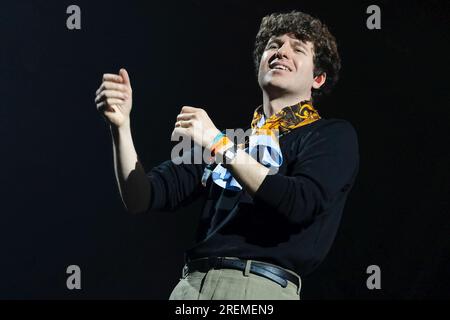 Lulworth, UK. 28th July, 2023. Luke Pritchard, lead singer with English indie band The Kooks performing live on stage at Camp Bestival. Credit: SOPA Images Limited/Alamy Live News Stock Photo