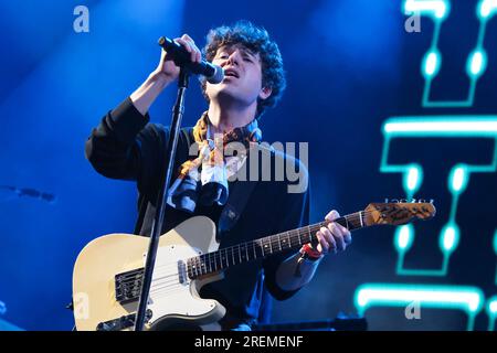 Lulworth, UK. 28th July, 2023. Luke Pritchard, lead singer with English indie band The Kooks performing live on stage at Camp Bestival. Credit: SOPA Images Limited/Alamy Live News Stock Photo