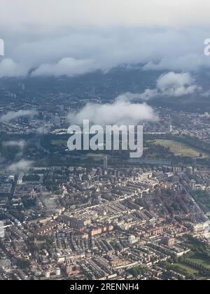 London, UK. 29th July, 2023. Approach to London Credit: Benedikt von Imhoff/dpa/Alamy Live News Stock Photo