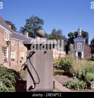 Begijnhof, houses of the Beguines, lay Catholic sorority, Amsterdam ...