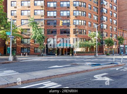 West Village: 14 Horatio Street, Van Gogh, is a high-rise apartment building in Manhattan’s Greenwich Village Historic District. Stock Photo