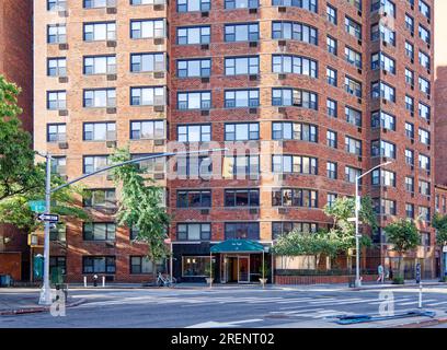 West Village: 14 Horatio Street, Van Gogh, is a high-rise apartment building in Manhattan’s Greenwich Village Historic District. Stock Photo
