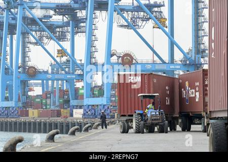 KENYA, Mombasa, seaport, CT-1 Container terminal / KENIA, Mombasa, Seehafen, CT-1 Containerterminal Stock Photo