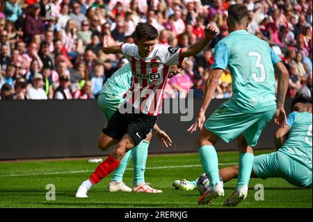 Sunderland AFC's teenage midfielder Chris Rigg takes on the RCD Mallorca defence at the Stadium of Light. Stock Photo