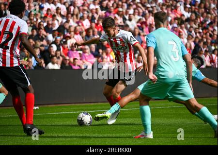 Sunderland AFC's teenage midfielder Chris Rigg takes on the RCD Mallorca defence at the Stadium of Light. Stock Photo