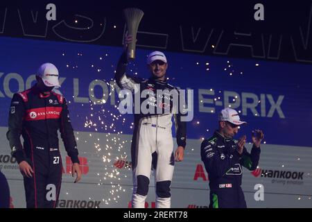 London, UK. 29th July 2023. Mitch Evans celebrates after winning the Hankook London E-Prix, Round 15 of the ABB FIA Formula E World Championship at the ExCeL events arena in the Newham, London in England. (Photo by Mark Fletcher/MI News/NurPhoto) Credit: NurPhoto SRL/Alamy Live News Stock Photo