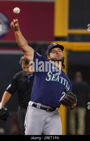 Seattle Mariners third baseman Eugenio Suarez (28) points skyward after  hitting a 2 run homerun in the seventh inning against the Houston Astros,  Wednesday, May 4, 2022, in Houston, Texas. The Astros