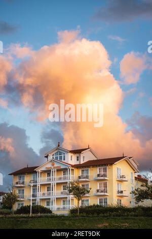 Baltic Sea (Ostsee) in early spring, hotel at the beach side of Kuehlungsborn Stock Photo