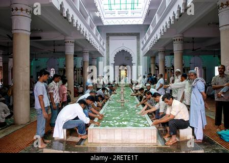 Ritual ablution at pool before namaz The Jamia Masjid in Bengaluru ...