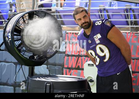 Baltimore Ravens tight end Mark Andrews (89) warms up prior to an