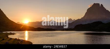 first light in the morning front Midi d Ossau,  Gentau lake, Ayous lakes tour, Pyrenees National Park, Pyrenees Atlantiques, France Stock Photo