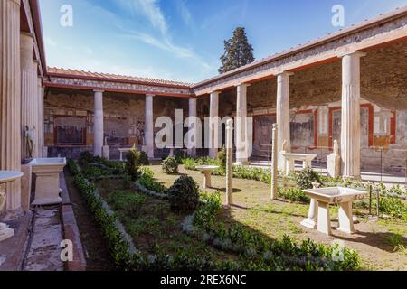 Pompeii Archaeological Site, Campania, Italy.  Peristyle and garden.  House of the Vettii.  Casa dei Vettii.   Pompeii, Herculaneum, and Torre Annunzi Stock Photo