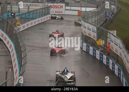 London Docklands, UK. 30th July, 2023. The rain stops the start of the race during Round 16 of the London Formula E-Prix at the ExCel Centre, London Docklands, UK on 30 July 2023. Photo by Ken Sparks. Editorial use only, license required for commercial use. No use in betting, games or a single club/league/player publications. Credit: UK Sports Pics Ltd/Alamy Live News Stock Photo