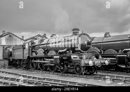 GWR 'Castle' 4-6-0 No. 4079 'Pendennis Castle', Didcot Railway Centre, Oxfordshire, UK Stock Photo