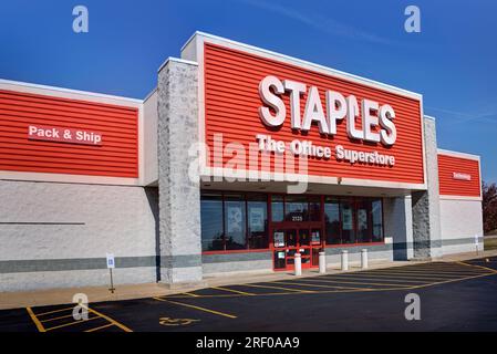 Springfield, Missouri - November 4, 2019: Staples Inc. is an American office retail company primarily selling office supplies and related products. Stock Photo