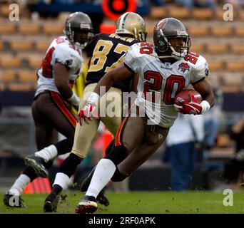 OT 297957 CASS bucs 25.BRIAN CASSELLA  Times.(11/23/2008 DETROIT) Ronde  Barber celebrates his second quarter interception. NFL FOOTBALL - Tampa Bay  Bucs vs Detroit Lions at Ford Field in Detroit on Sunday (