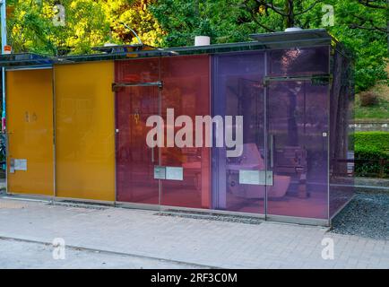 PUBLIC TOILET, EXTERIOR GLASS TURNS OPAQUE WHEN LOCKED IN TOKYO Stock Photo - Alamy