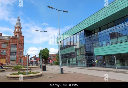 St Helens College buildings, Water St, Saint Helens, Merseyside, England, UK,  WA10 1PP Stock Photo