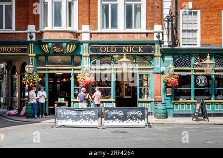 The Old Nick public house, Three Cups Yard, Sandland Street in Holborn, London, UK Stock Photo