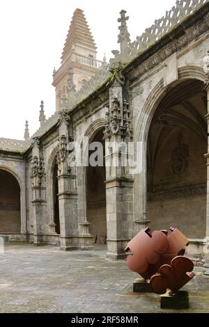 '800' sculpture by Manuel Patinha celebrating the 800th anniversary Santiago de Compostela Archcathedral Basilica Santiago de Compostela Galicia Spain Stock Photo