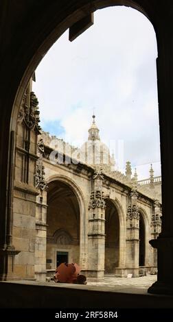 '800' sculpture by Manuel Patinha celebrating the 800th anniversary Santiago de Compostela Archcathedral Basilica Santiago de Compostela Galicia Spain Stock Photo