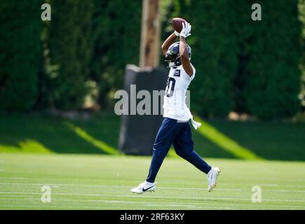 Seattle Seahawks cornerback Lance Boykin (18) and safety Julian Love (20)  jog on the field before the NFL football team's mock game, Friday, Aug. 4,  2023, in Seattle. (AP Photo/Lindsey Wasson Stock Photo - Alamy