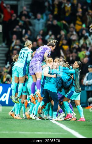 July 31, 2023, Melbourne, Victoria, Australia: Australia celebrate Steph Catley scoring a penalty whilst playing Canada at the FIFA Women's World Cup Australia & New Zealand 2023 at Melbourne Rectangular Stadium. (Credit Image: © Chris Putnam/ZUMA Press Wire) EDITORIAL USAGE ONLY! Not for Commercial USAGE! Stock Photo