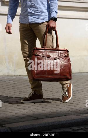 Fashionable briefcase online