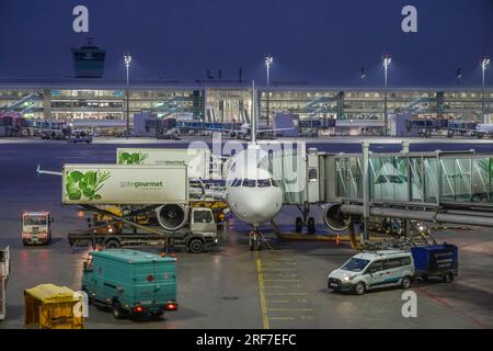 Flugzeug, Rollfeld, Flughafen München Franz Josef Strauß, München, Deutschland Stock Photo