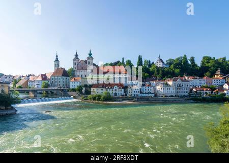 Steyr: house Bürgerspital, Saint Michael's Church, at the confluence of the Enns and Steyr rivers in Steyr, Nationalpark Region, Oberösterreich, Upper Stock Photo